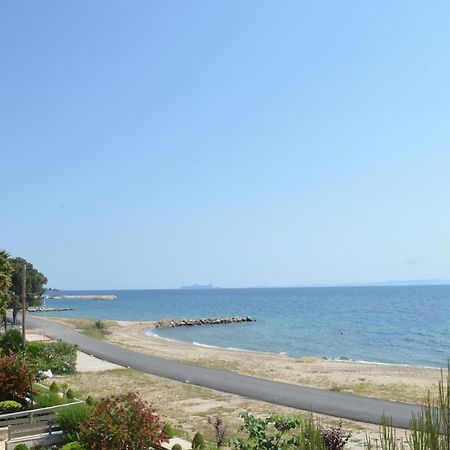 Lemon Beach Front Apartment, Nikiti Bagian luar foto