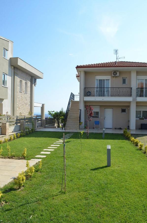 Lemon Beach Front Apartment, Nikiti Bagian luar foto