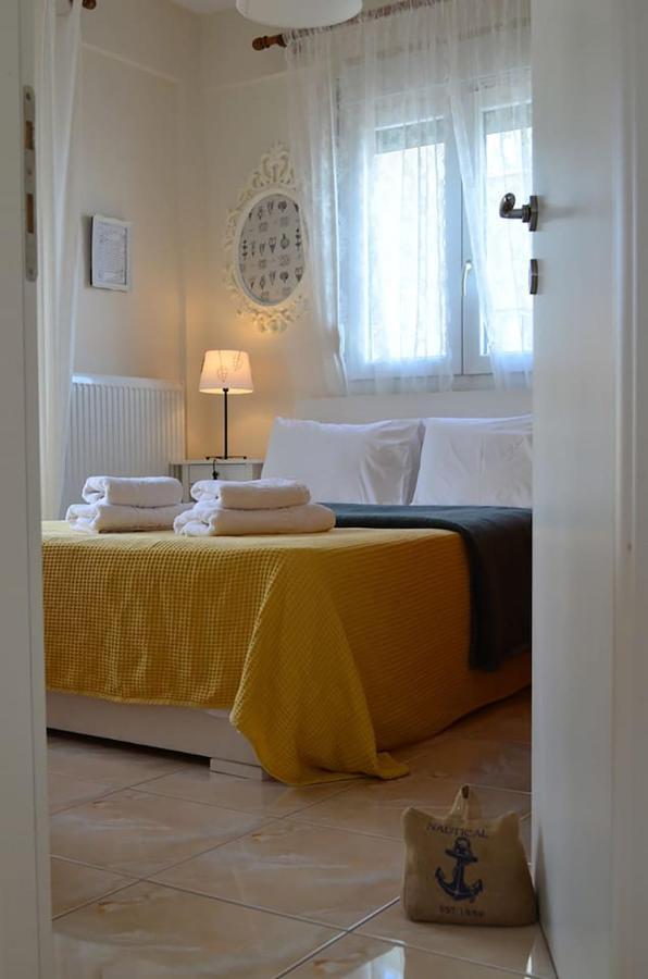 Lemon Beach Front Apartment, Nikiti Bagian luar foto