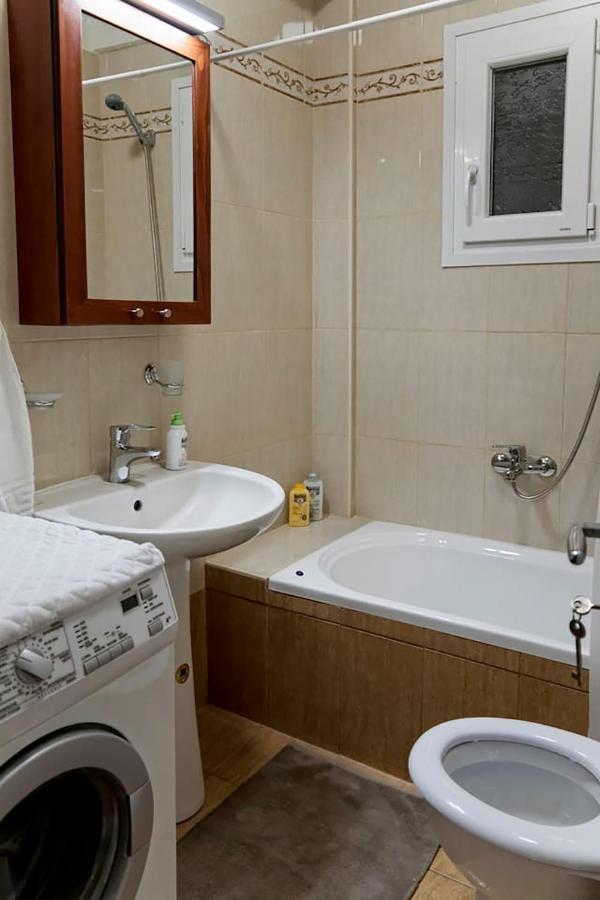 Lemon Beach Front Apartment, Nikiti Bagian luar foto