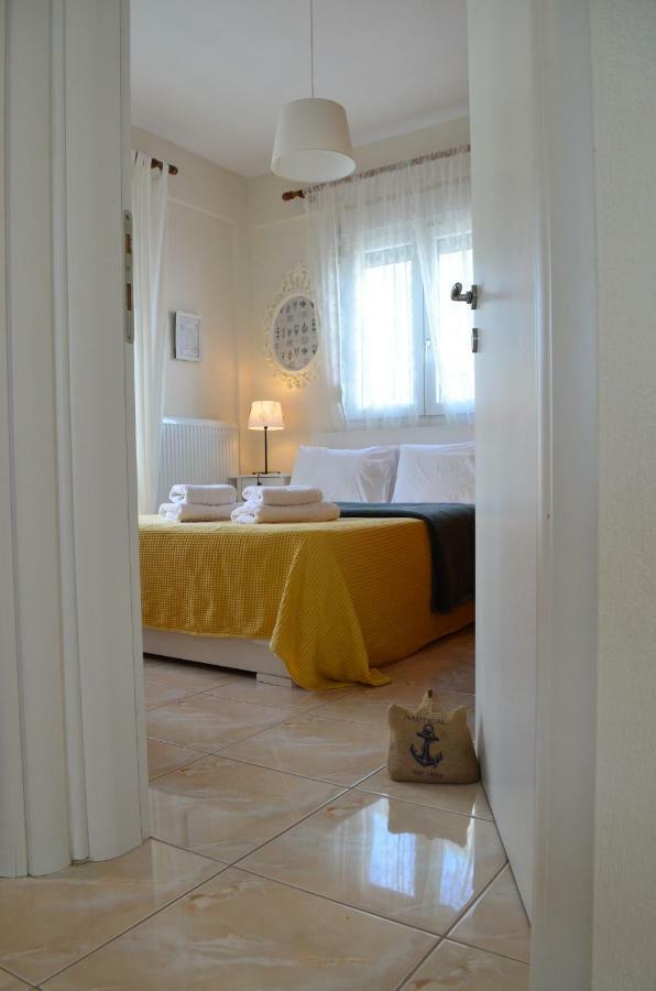 Lemon Beach Front Apartment, Nikiti Bagian luar foto