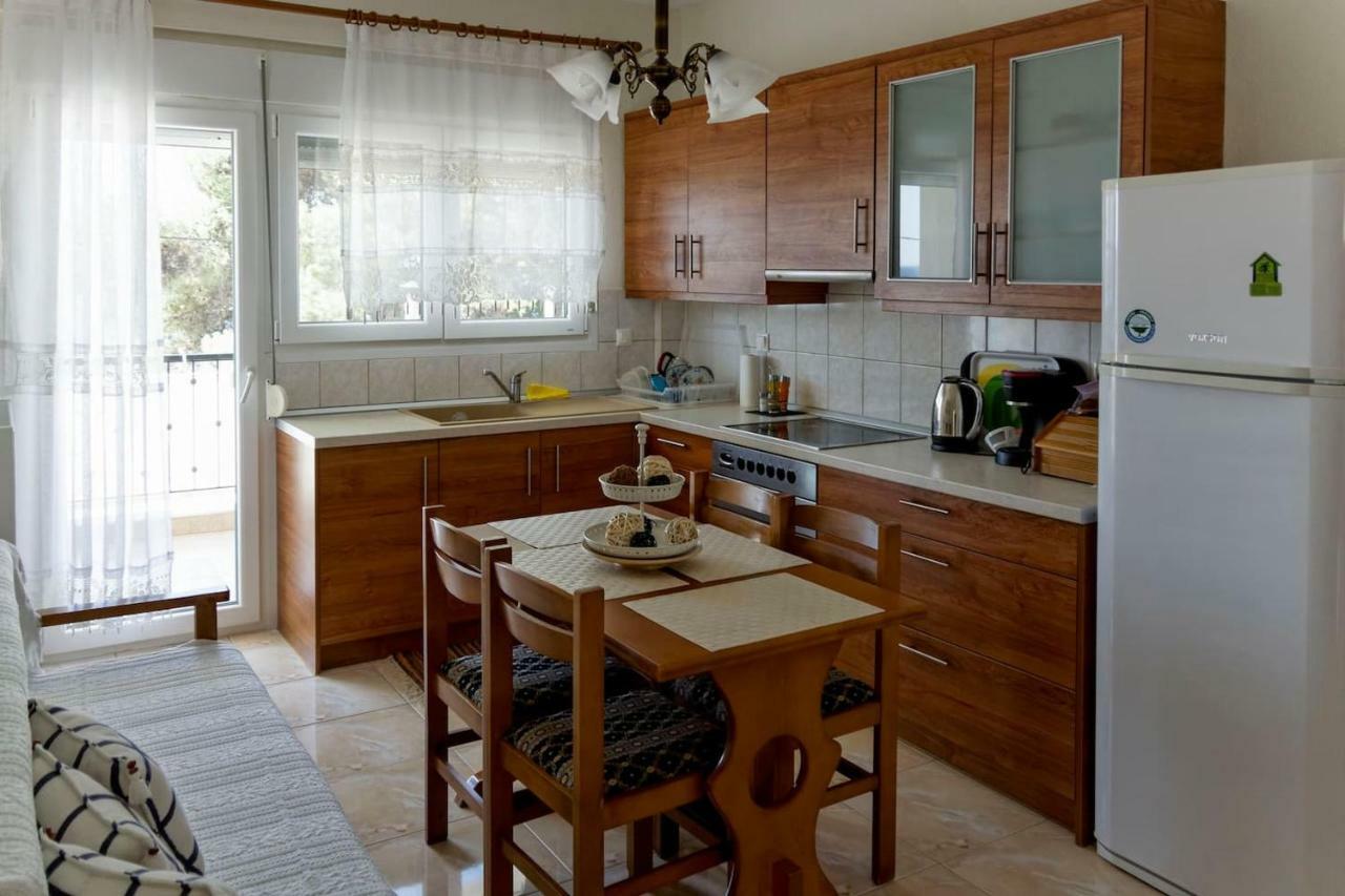 Lemon Beach Front Apartment, Nikiti Bagian luar foto